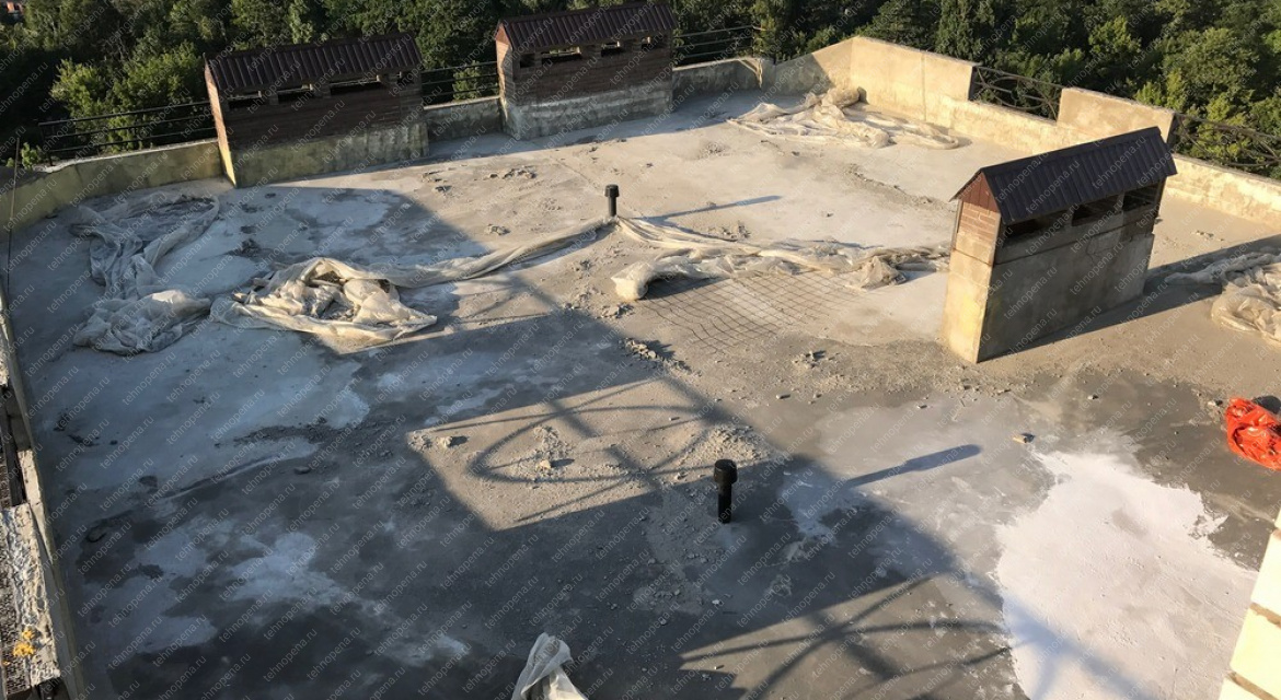 Кровля многоэтажного дома полимочевиной